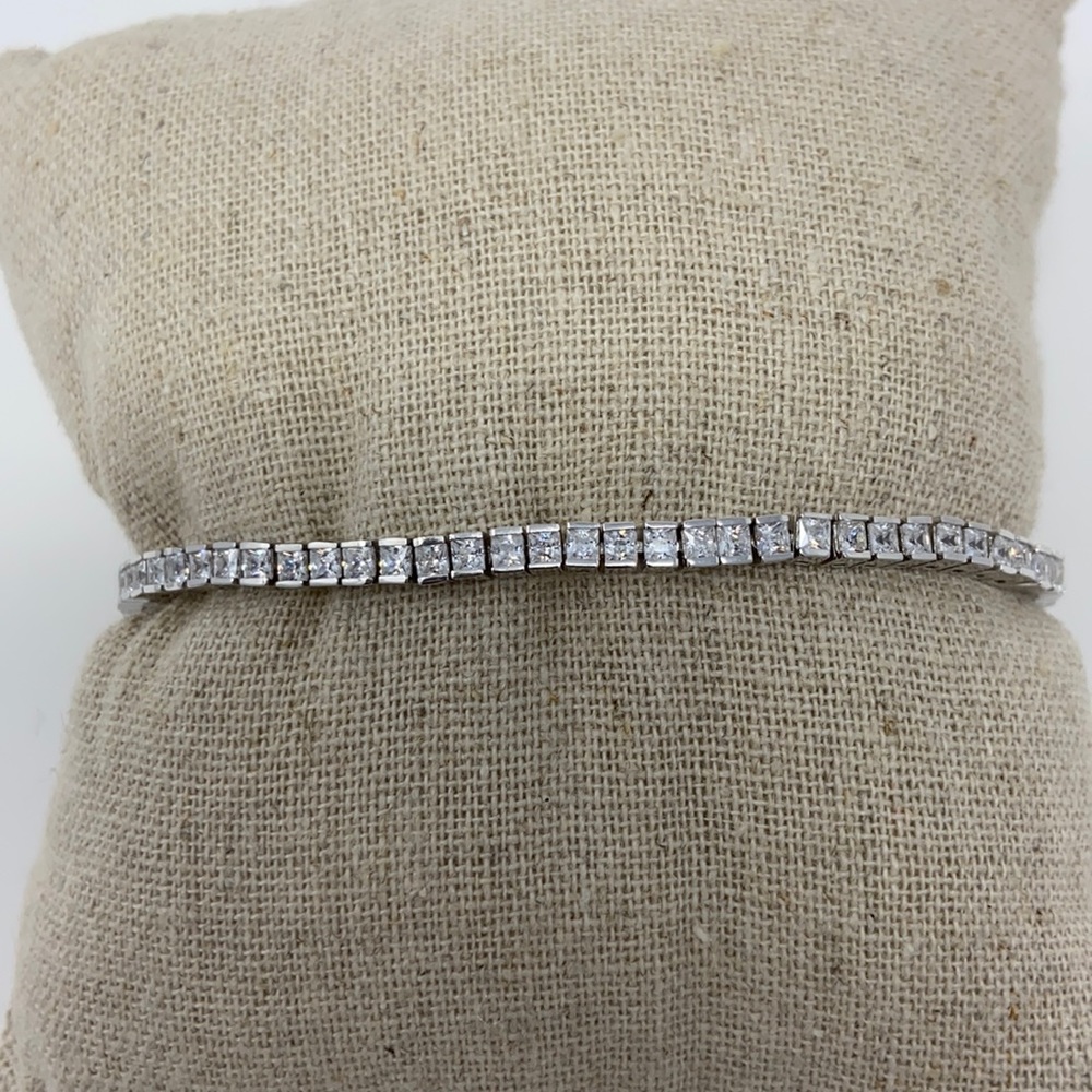 NEW 925 Sterling silver tennis bracelet - Picture 2 of 5